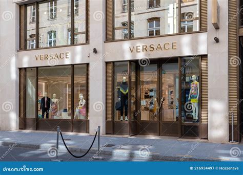 versace france.